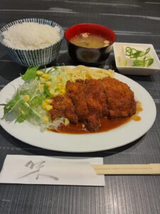 本日もたくさんのご来店お待ちしてます😃 本日のランチ 本日の […]