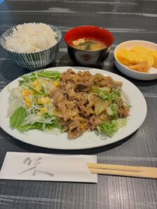 本日より通常営業致します。 たくさんのご来店お待ちしてます😃 […]
