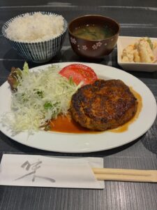 本日ランチ営業致します。 たくさんのご来店お待ちしてます😃  […]